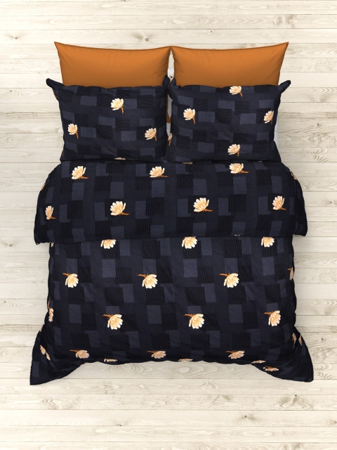 

THE WHITE MOSS Navy Blue And White 160 TC Floral Cotton King Bedsheet With 2 Pillow Covers