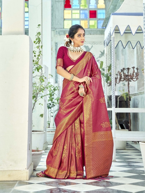

elora Magenta & Gold-Toned Floral Zari Silk Blend Kanjeevaram Saree
