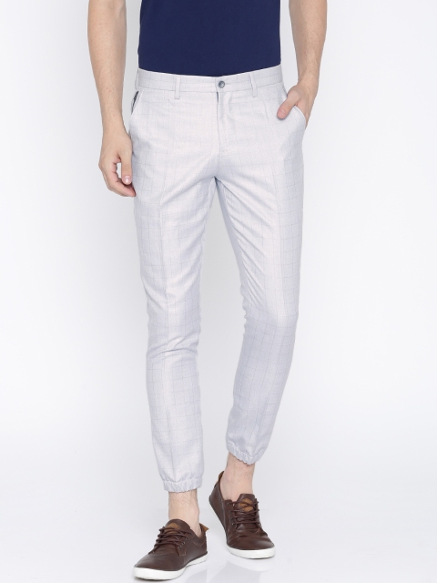 

INVICTUS Men Grey Slim Fit Checked Smart Casual Trousers
