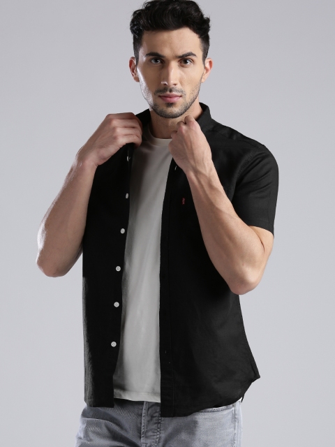 

Levis Men Black Slim Fit Solid Casual Shirt