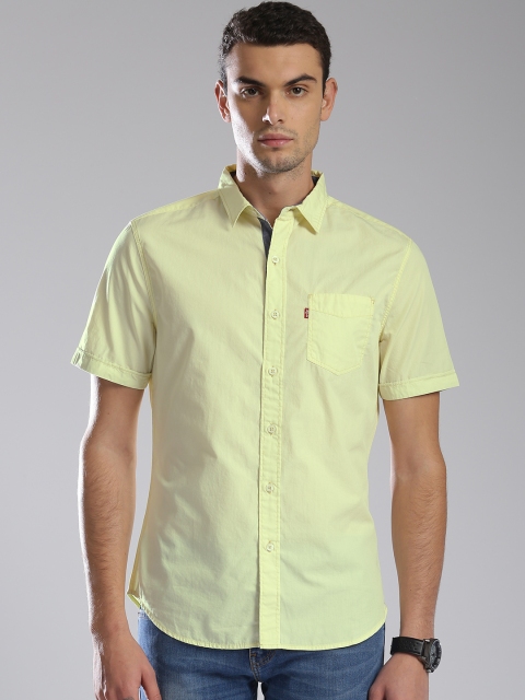 

Levis Men Yellow Solid Casual Shirt