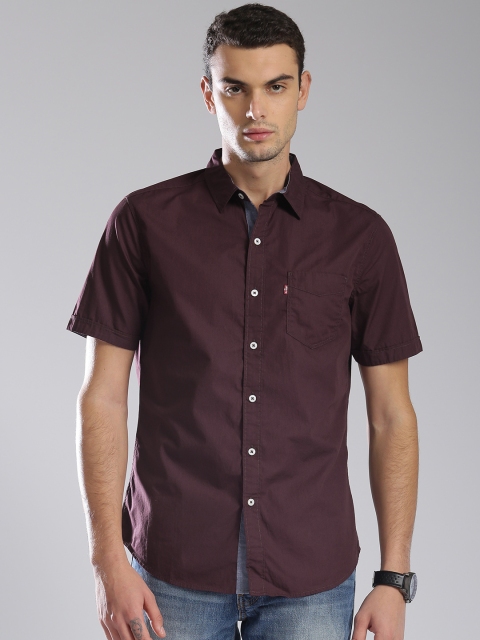 

Levis Men Brown Solid Casual Shirt