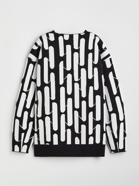 

H&M Women Black & White Printed Oversized Jacquard-Knit Jumper