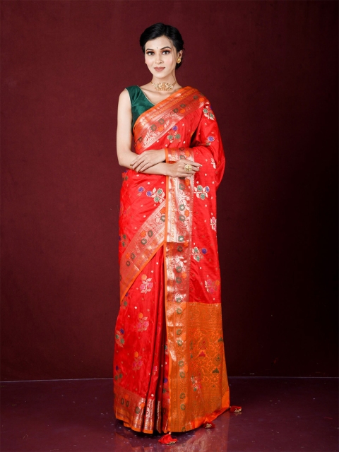 

Exclusiva Red & Gold-Toned Floral Zari Banarasi Saree