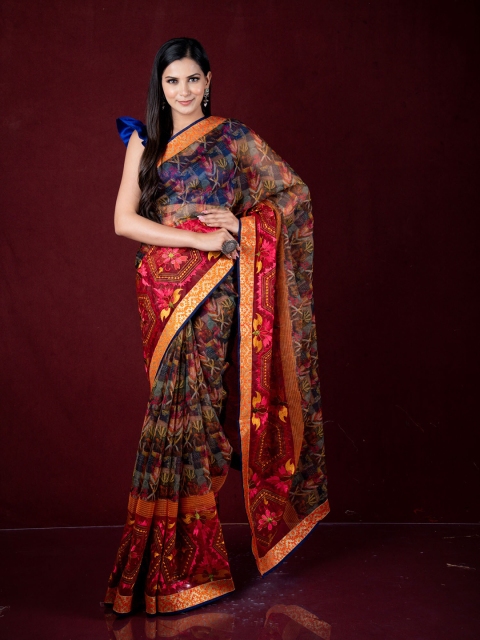 

Exclusiva Pink & Blue Floral Zari Saree