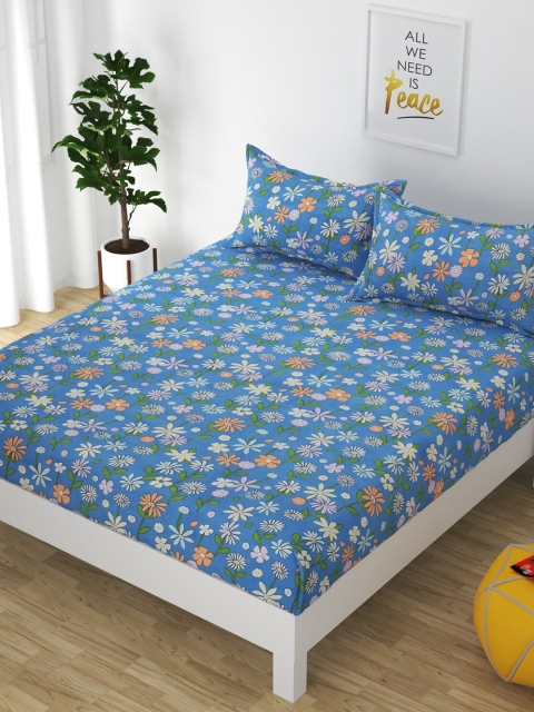 

Bajo's Blue & White Floral 250 TC Cotton King Bedsheet with 2 Pillow Covers