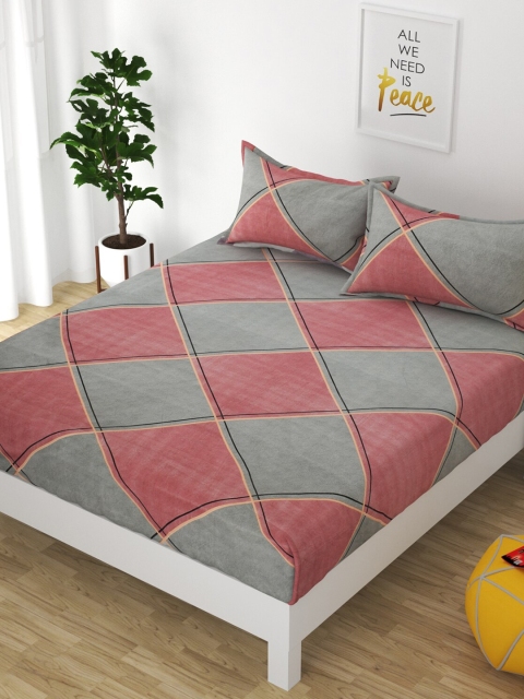 

Bajo's Grey & Pink Geometric 250 TC King Bedsheet with 2 Pillow Covers