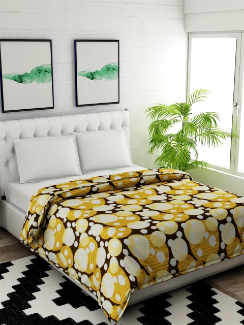 

Salona Bichona Yellow & Black 144 TC Geometric AC Room 150 GSM Double Bed Comforter