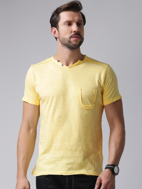 

YWC Men Yellow Solid Round Neck T-shirt