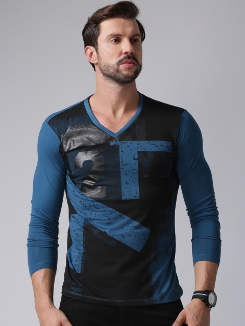 

YWC Men Blue Printed V-Neck T-shirt