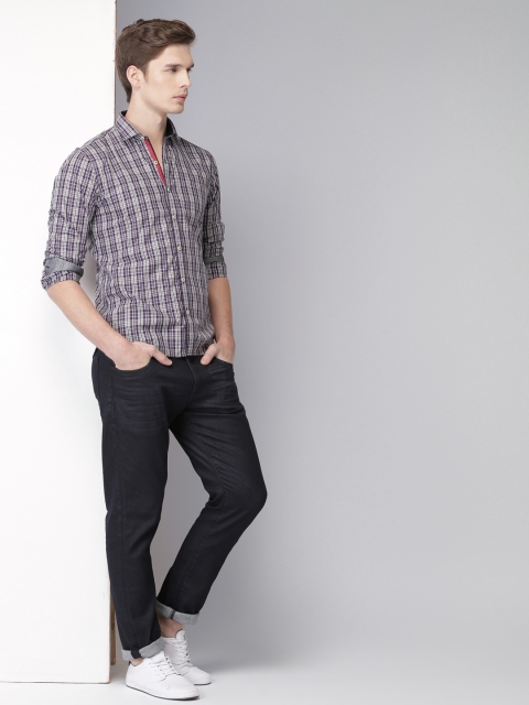 

INVICTUS Men Purple & White Slim Fit Tartan Checks Casual Shirt