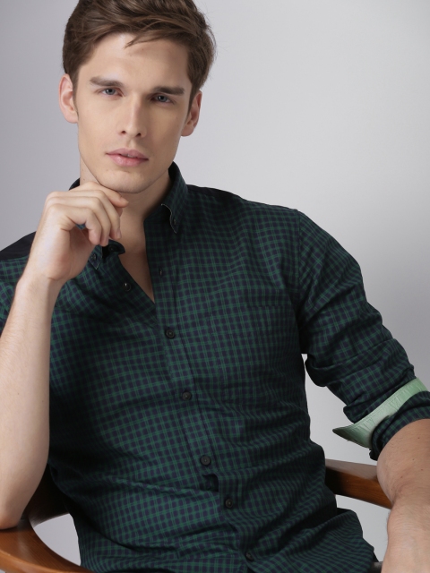

INVICTUS Men Green & Purple Slim Fit Checked Casual Shirt
