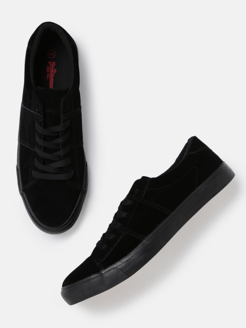 

Roadster Men Black Sneakers