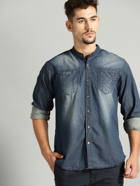 

Roadster Men Navy Blue Chambray Regular Fit Faded Casual Shirt