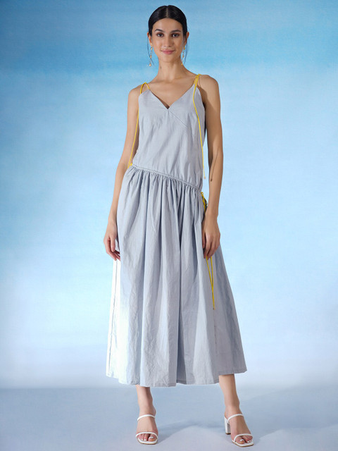

blue hour Women Solid Midi Dress, Grey