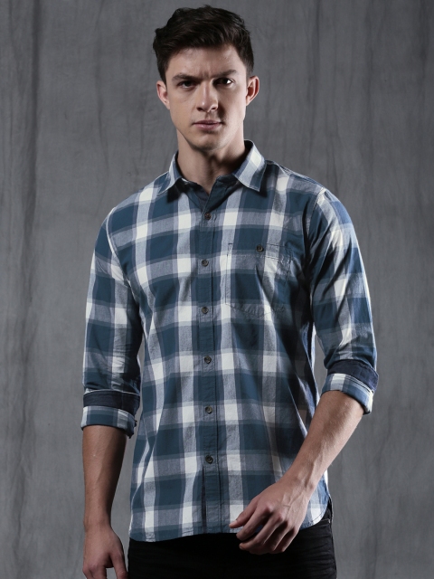 

WROGN Men Blue & White Trim Fit Checked Casual Shirt