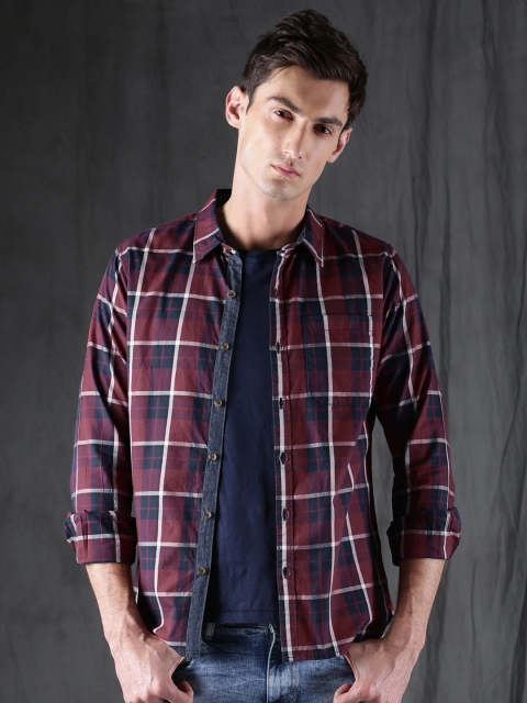 

WROGN Men Maroon & Navy Blue Slim Fit Checked Casual Shirt