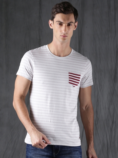 

WROGN Men Off-White Striped Round Neck T-shirt