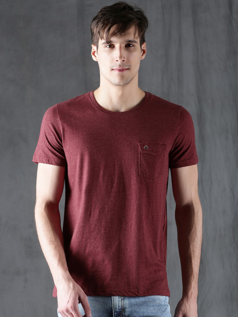 

WROGN Men Maroon Solid Round Neck T-Shirt