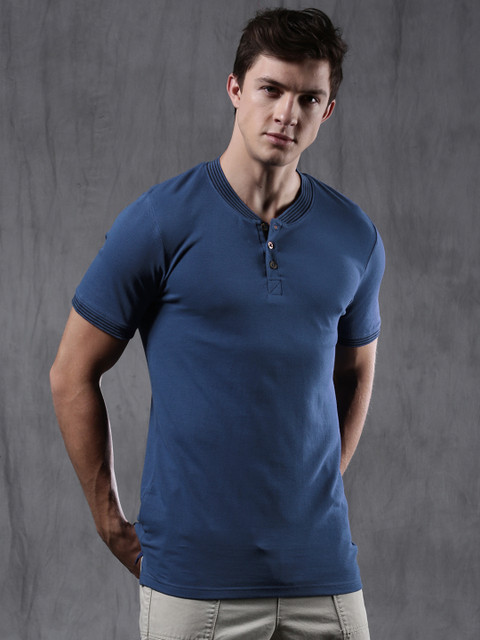 

WROGN Men Blue Solid Henley Neck T-shirt