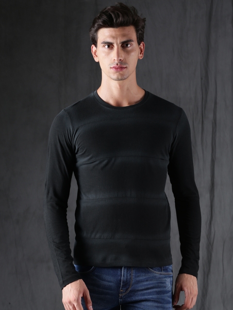 

WROGN Men Black & Blue Striped Round Neck T-shirt