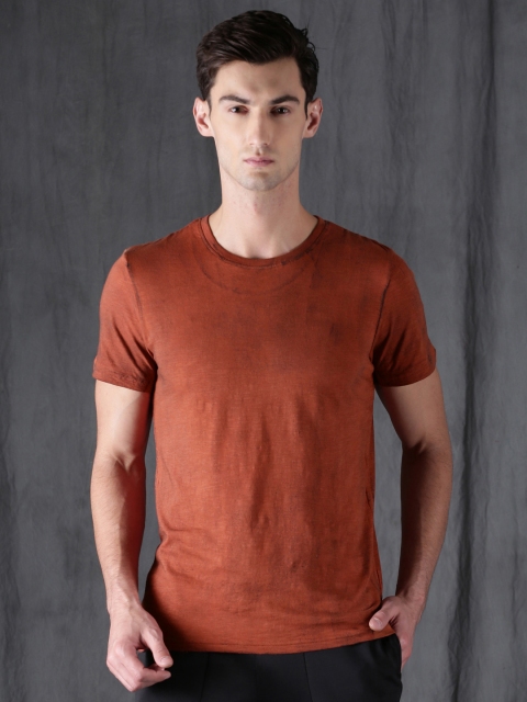 

WROGN Men Rust Solid Round Neck T-shirt