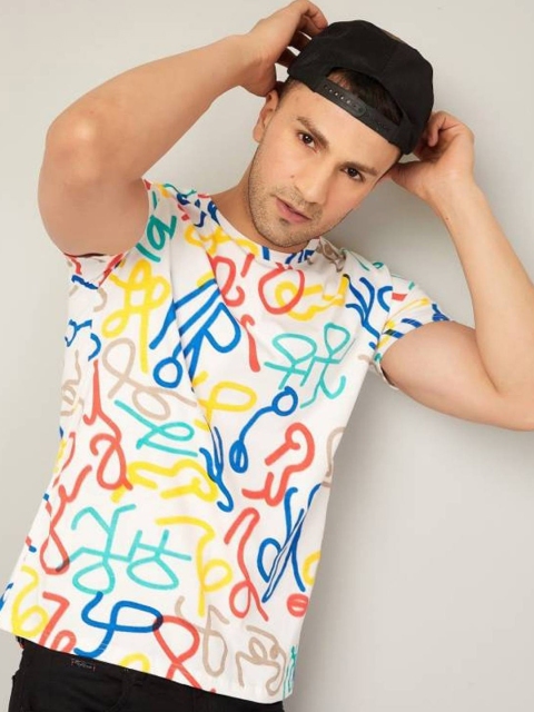 

Rodzen Men White & Blue Printed Pure Cotton T-shirt
