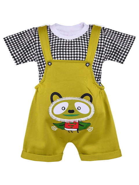 

Wish Karo Unisex Kids Green & Black Printed T-shirt with Dungaree