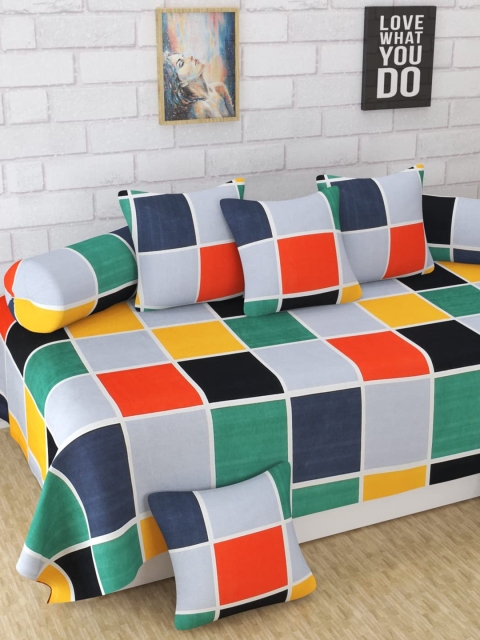 

MODEFE Set Of 8 Green Checked Cotton Diwan Set