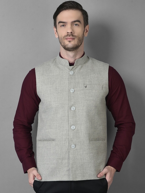 

Canary London Men Grey Solid Woven Waistcoat