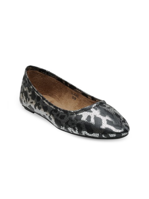 

Carlton London Women Silver-Toned Printed Snakeskin-Textured Ballerinas