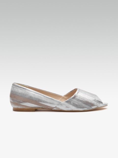

Carlton London Women Grey & Beige Striped Open Toe Flats