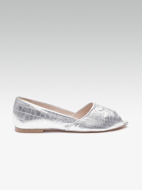 

Carlton London Women Silver-Toned Croc-Textured Peep-Toe Flats