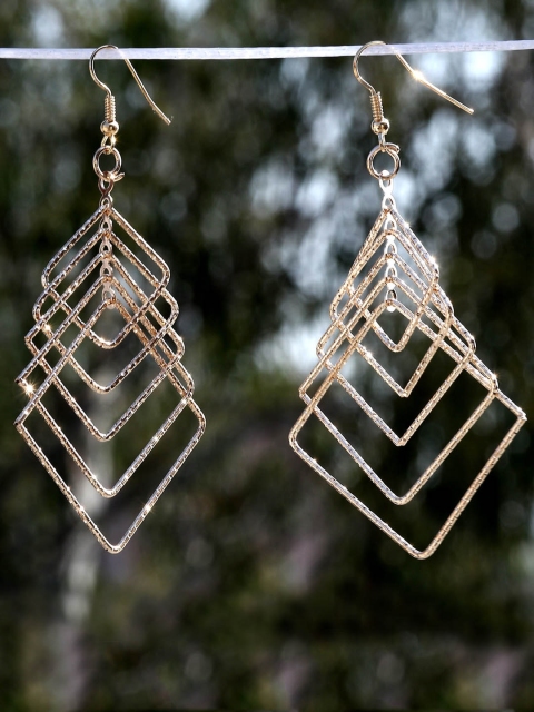 

CHOCOZONE Set of 2 Gold-Plated Contemporary Drop Earrings