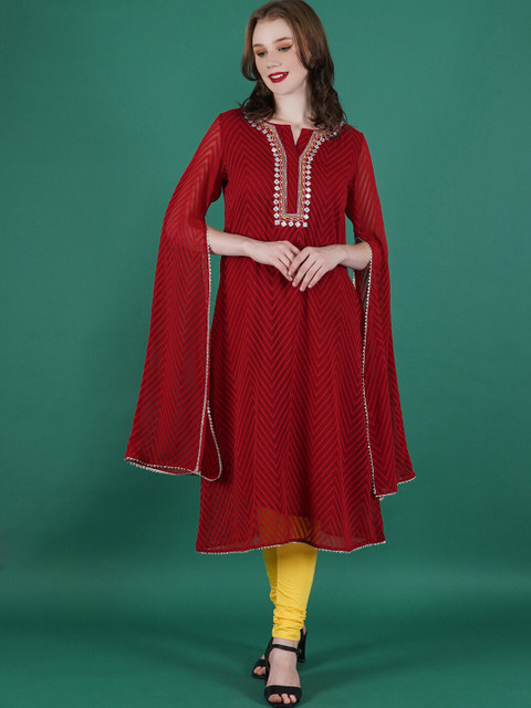

DESI WOMANIYA Women Red Printed Kurta With Leggings