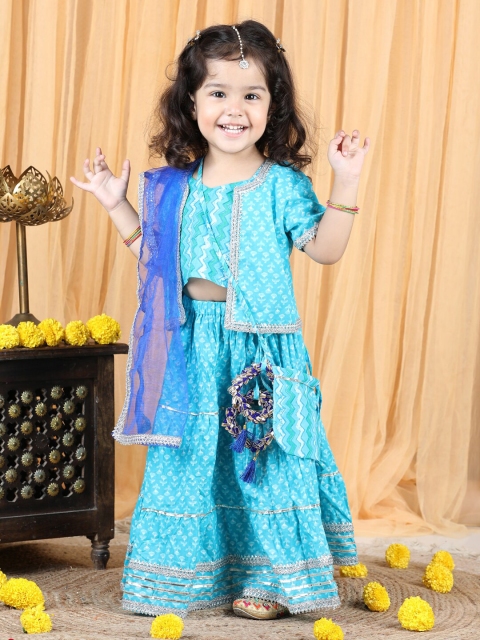 

kidcetra Girls Blue & White Embellished Ready to Wear Lehenga & Blouse With Dupatta