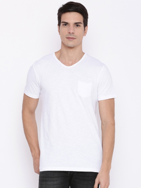 

UCLA Men White Solid Round Neck Pure Cotton T-shirt