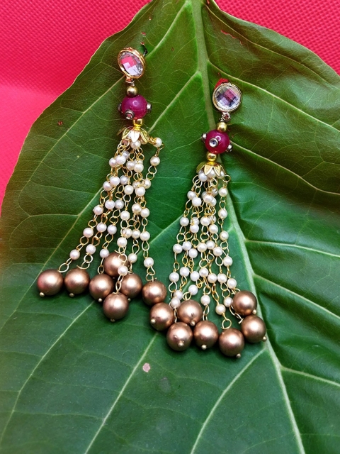 

Kshitij Jewels Women Gold-Toned & Rose Teardrop Shaped Drop Earrings