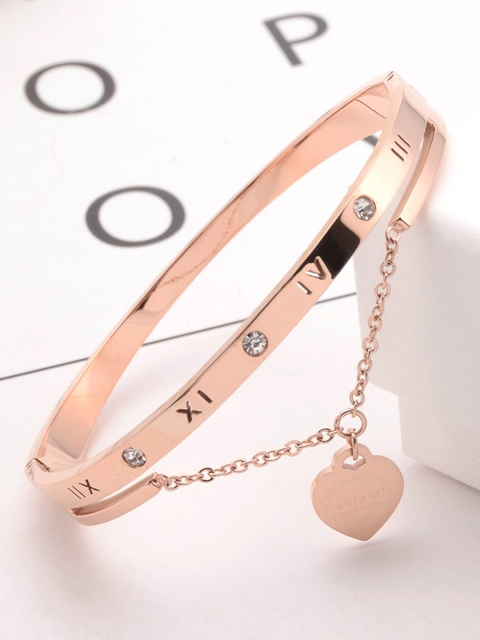 

Vembley Women Gold-Toned Gold-Plated Charm Bracelet