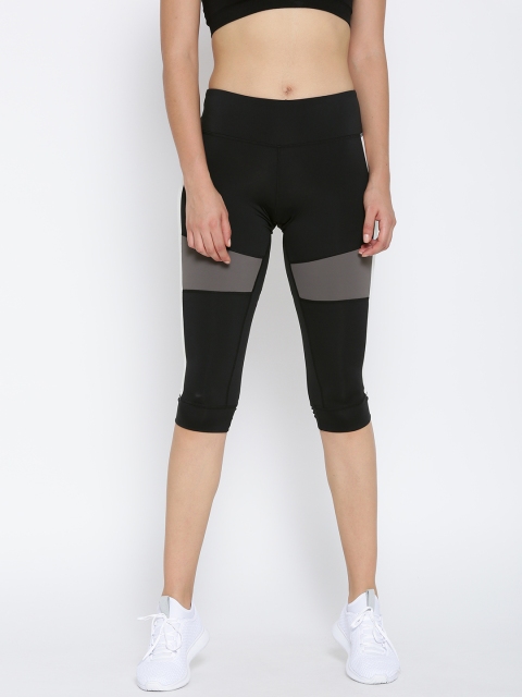 

Reebok Black Colorblocked 3/4th Dance Tights