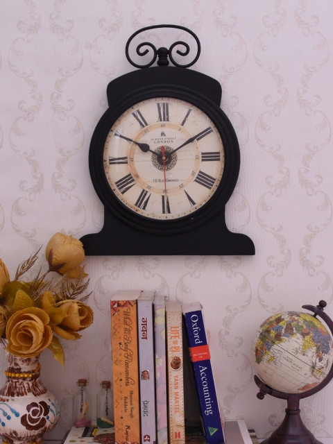 

Home Sparkle Beige Dial Analogue 38 cm x 29 cm Wall Clock