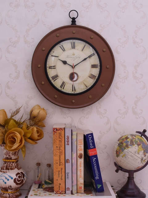 

Home Sparkle Off-White Dial Analogue 35 cm x 30 cm Wall Clock