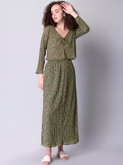

FabAlley Women Green Floral Printed Top with Skirt Co-Ords Set