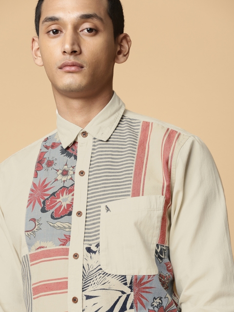 

Mr Bowerbird Men Off-White Tailored Fit Printed Casual Shirt