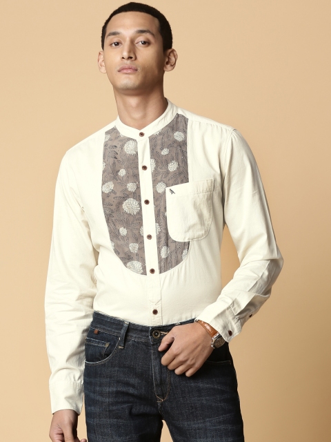 

Mr Bowerbird Men Off-White Tailored Fit Printed Casual Shirt