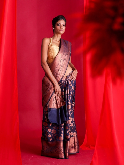 

BEATITUDE Navy Blue & Copper-Toned Floral Zari Silk Cotton Banarasi Saree