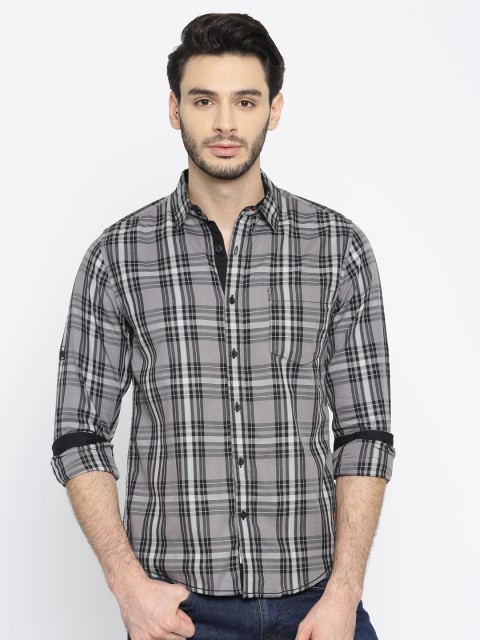 

Roadster Men Black & Grey Regular Fit Checked Casual Shirt