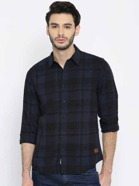 

Roadster Men Blue & Black Regular Fit Checked Casual Shirt