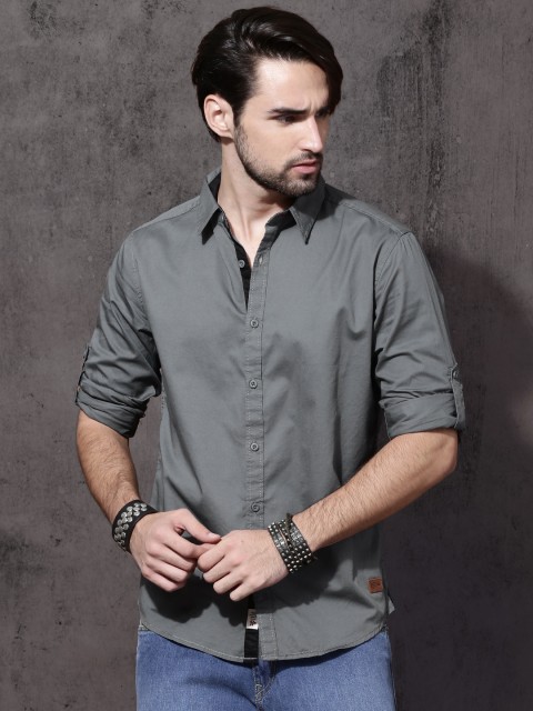 

Roadster Men Grey Regular Fit Solid Casual Shirt