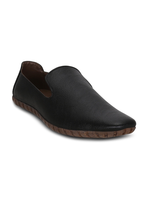 

Get Glamr Men Black Slip-On Sneakers